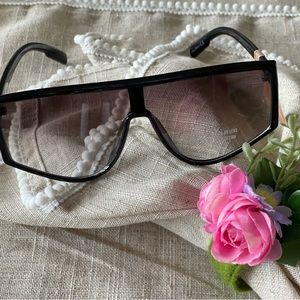 Frye And Company NWT Oversized Sunglasses black.  So stylish!
